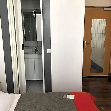 Confort Hotel 3*