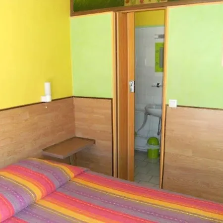 Отель Confort 3*